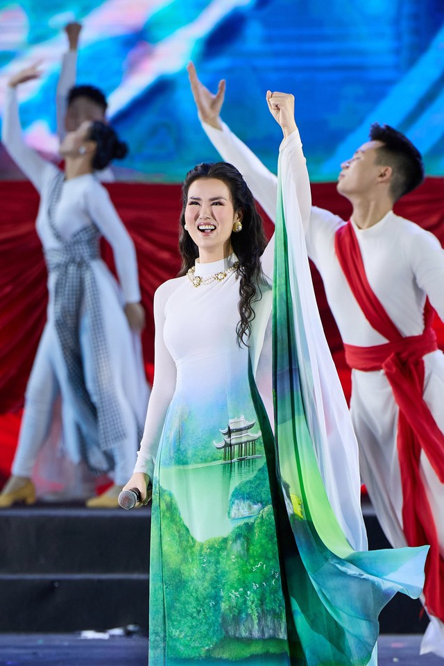 Giảng viên Nhạc viện đi hát 20 năm không scandal, làm mẹ 2 con vẫn chạy show tất bật Bắc - Nam- Ảnh 2.