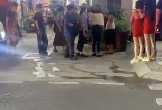 Vụ người đàn ông tử vong trong tiệm spa ở TP.HCM: Nhân viên tiết lộ diễn biến trước đó- Ảnh 1.