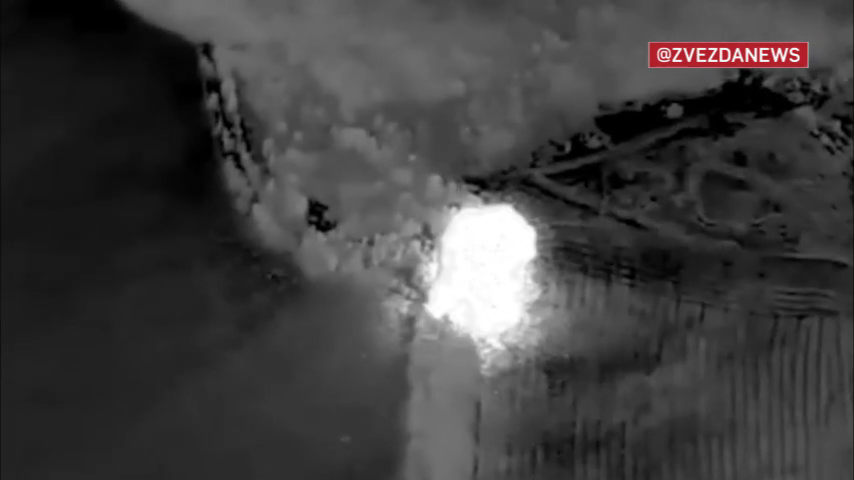 Khoảnh khắc Iskander-M phá tan 2 bệ phóng tên lửa ATACMS nhắm vào Voronezh- Ảnh 1.