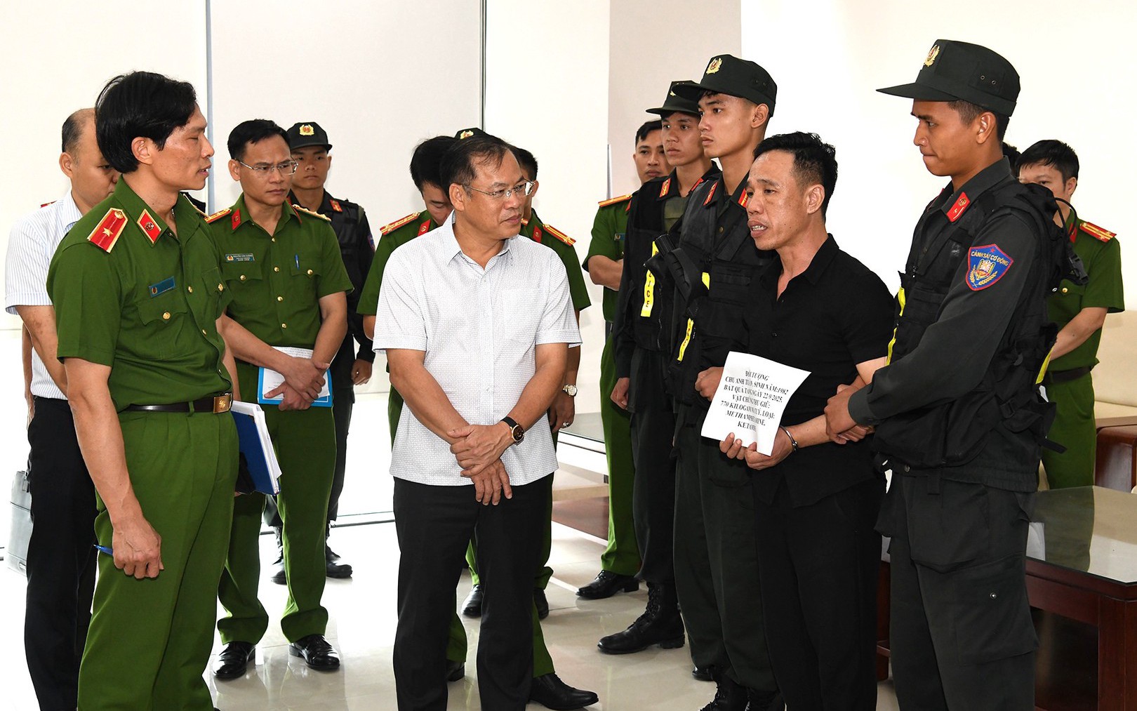 Kh&aacute;m x&eacute;t khẩn cấp nơi ở của Chu Anh Tuấn, Trịnh Thị Kiều trong chuy&ecirc;n &aacute;n đặc biệt lớn