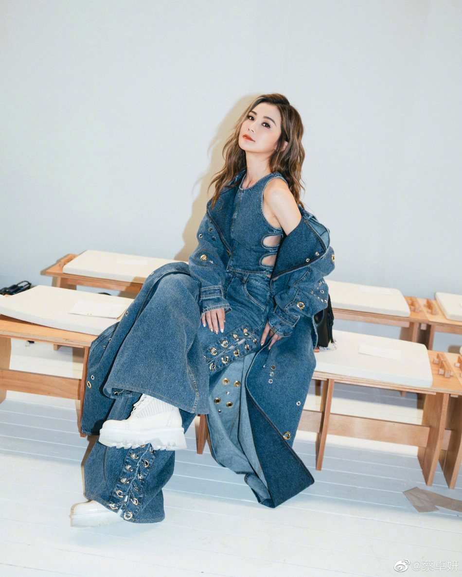 Bí quyết trẻ mãi không già của 1 Chị Đẹp: "Da tôi đẹp vì hay đọc tiểu thuyết tổng tài bá đạo"- Ảnh 4. Bí quyết trẻ mãi không già của 1 Chị Đẹp: "Da tôi đẹp vì hay đọc tiểu thuyết tổng tài bá đạo"- Ảnh 4.