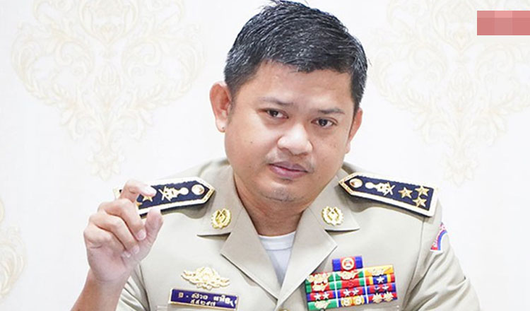 Trung tướng cảnh sát 29 tuổi lăng mạ cấp dưới vì... phải ký quá nhiều giấy tờ: Bộ Nội vụ Campuchia vào cuộc- Ảnh 1.