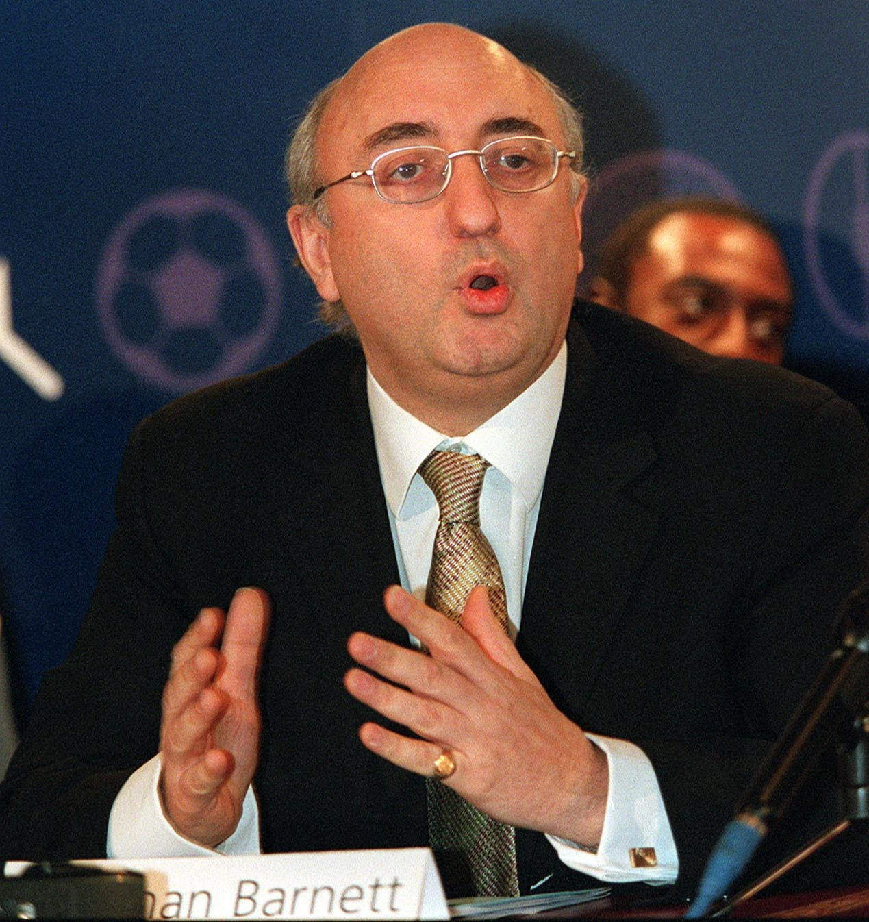 Siêu cò bóng đá quyền lực nhất thế giới bị cáo buộc lạm dụng tình dục và bạo hành suốt 6 năm- Ảnh 2.