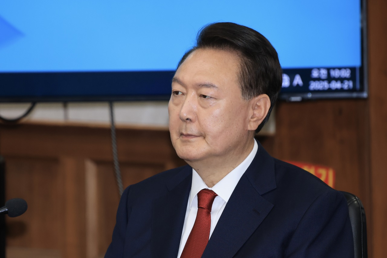 Vụ thiết quân luật Hàn Quốc: "Trò chơi drone mạo hiểm" của cựu Tổng thống Yoon Suk-yeol- Ảnh 1. Vụ thiết quân luật Hàn Quốc: "Trò chơi drone mạo hiểm" của cựu Tổng thống Yoon Suk-yeol- Ảnh 1.