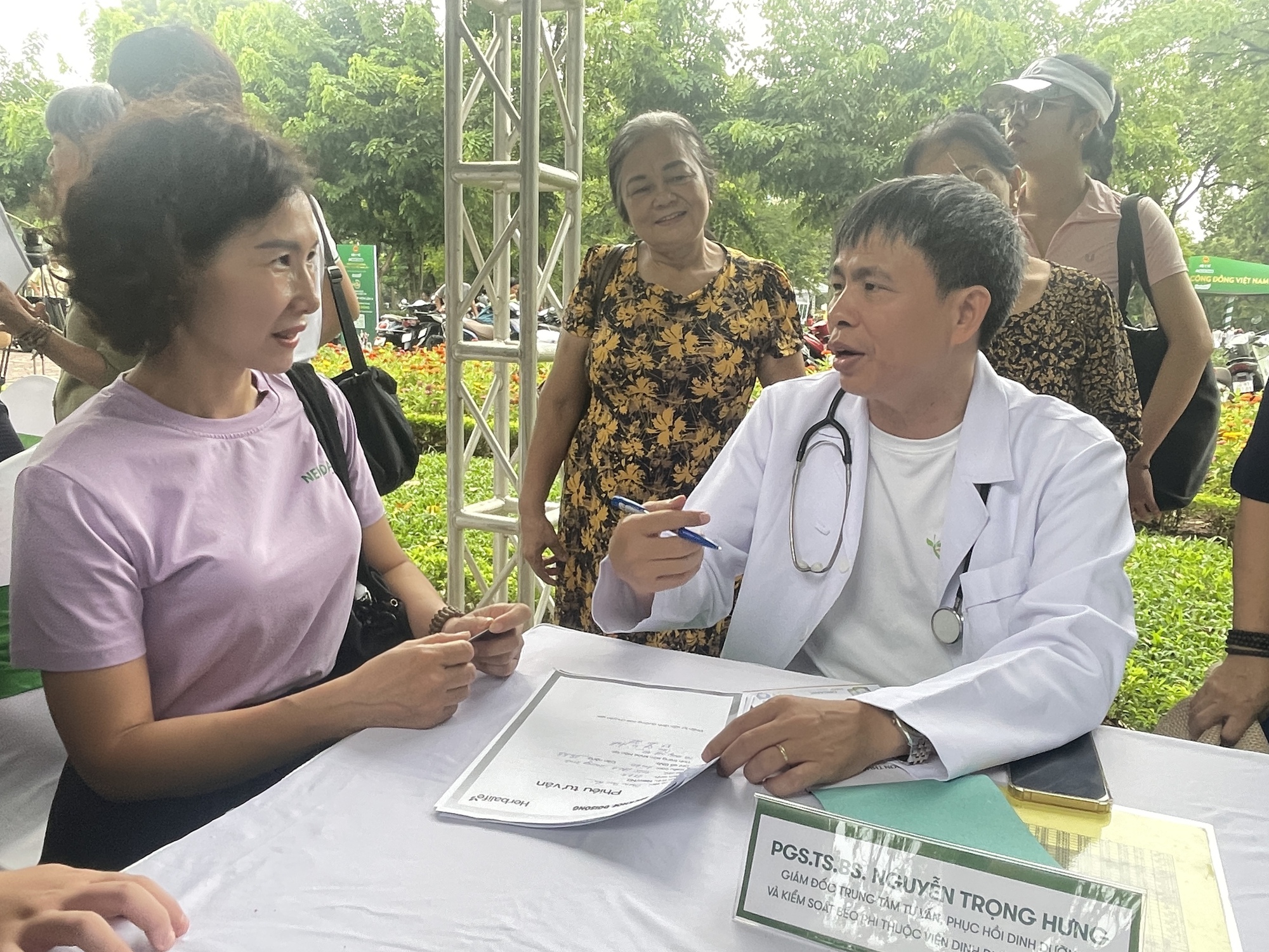 Bỏ Cơm, Ăn Nhiều Thịt, Chuyên Gia Dinh Dưỡng Nói Gì?- Ảnh 1. Bỏ Cơm, Ăn Nhiều Thịt, Chuyên Gia Dinh Dưỡng Nói Gì?- Ảnh 1.