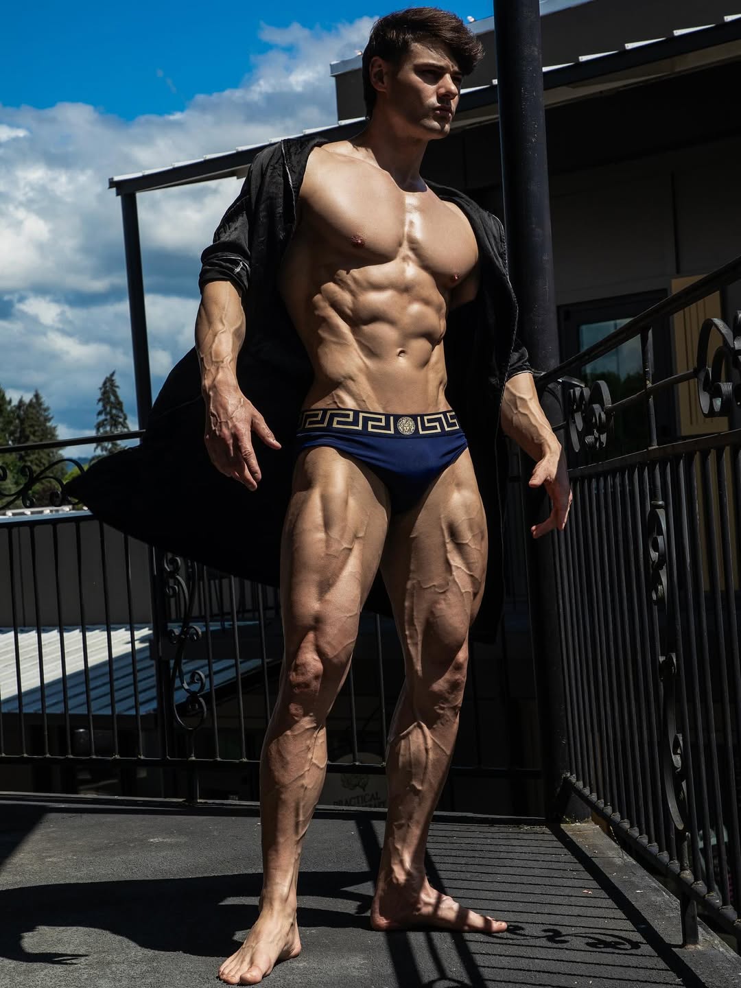 Trai Đẹp Tập Gym Từ Bé, Đến Năm 18 Tuổi Thể Hình Phát Triển Đồ Sộ Cực Dị Khiến Tất Cả Choáng Váng- Ảnh 5.