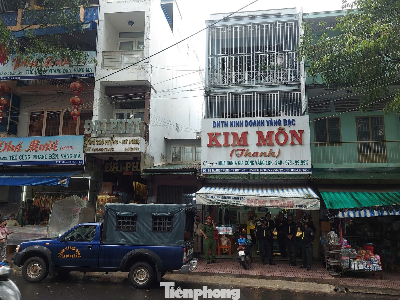 Công an xuất hiện tại tiệm vàng Kim Môn nổi tiếng tại Đắk Lắk- Ảnh 5.