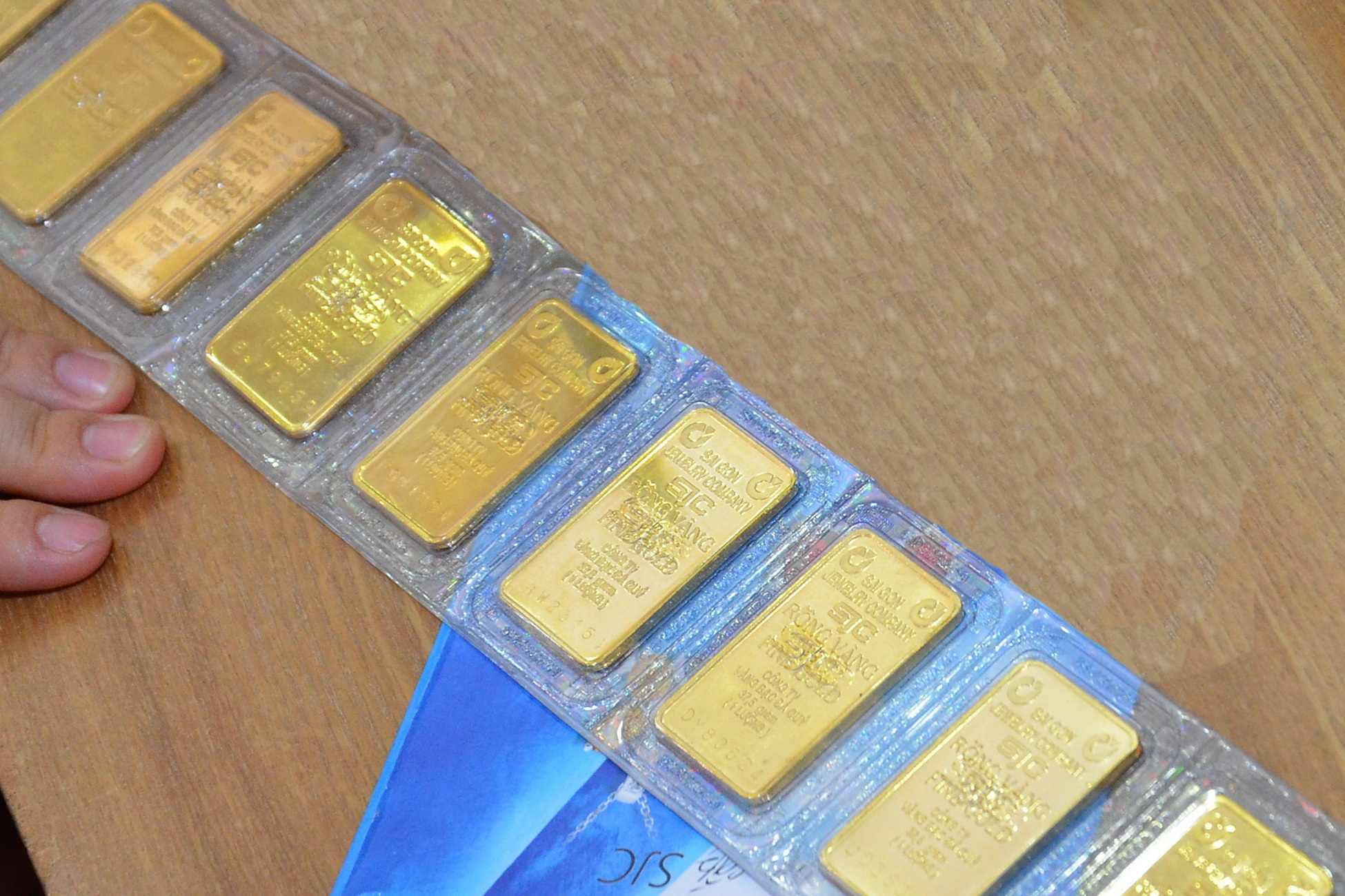 Giá vàng hôm nay 20-11: Đảo chiều lao dốc - Ảnh 1. Giá vàng hôm nay 20-11: Đảo chiều lao dốc - Ảnh 1.