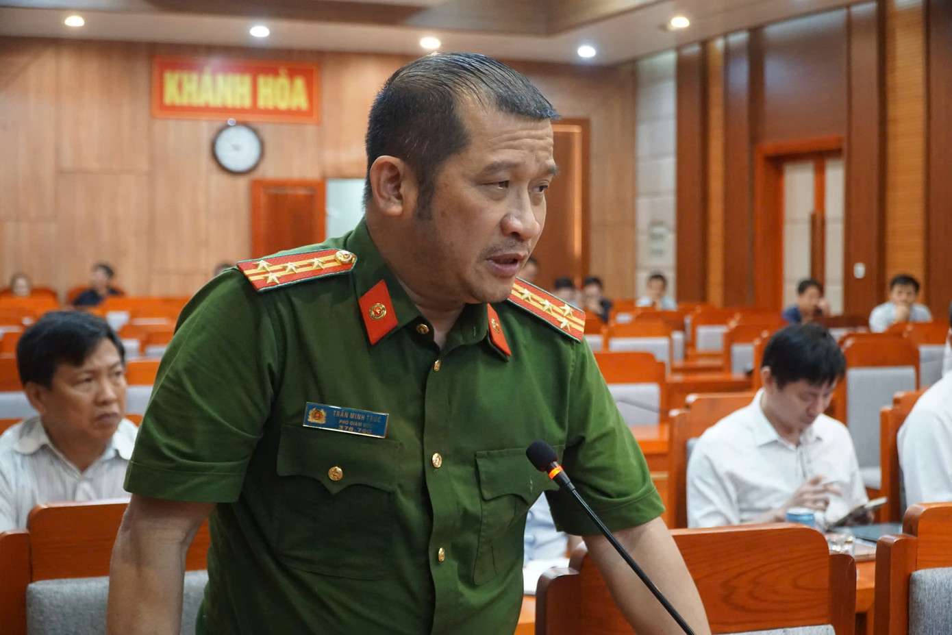 Bí thư Tỉnh ủy Khánh Hòa bật khóc trước thiệt hại, mất mát của người dân- Ảnh 3.