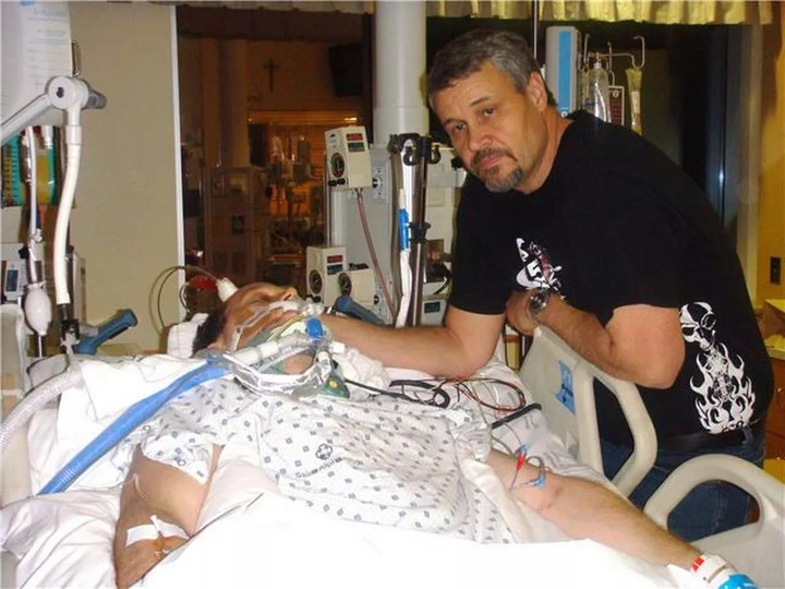 Người đàn ông sống sót kỳ diệu sau 5 giờ bị chôn sống dưới tuyết- Ảnh 2.