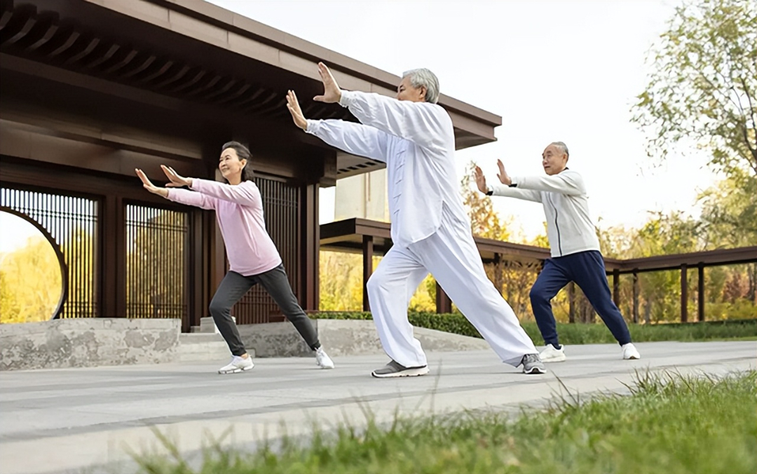 Vừa nghỉ hưu, tôi làm ngay 3 việc: Bị trách bạc bẽo, vô tình nhưng sau 5 năm lại được khen “nhìn xa trông rộng”- Ảnh 1.