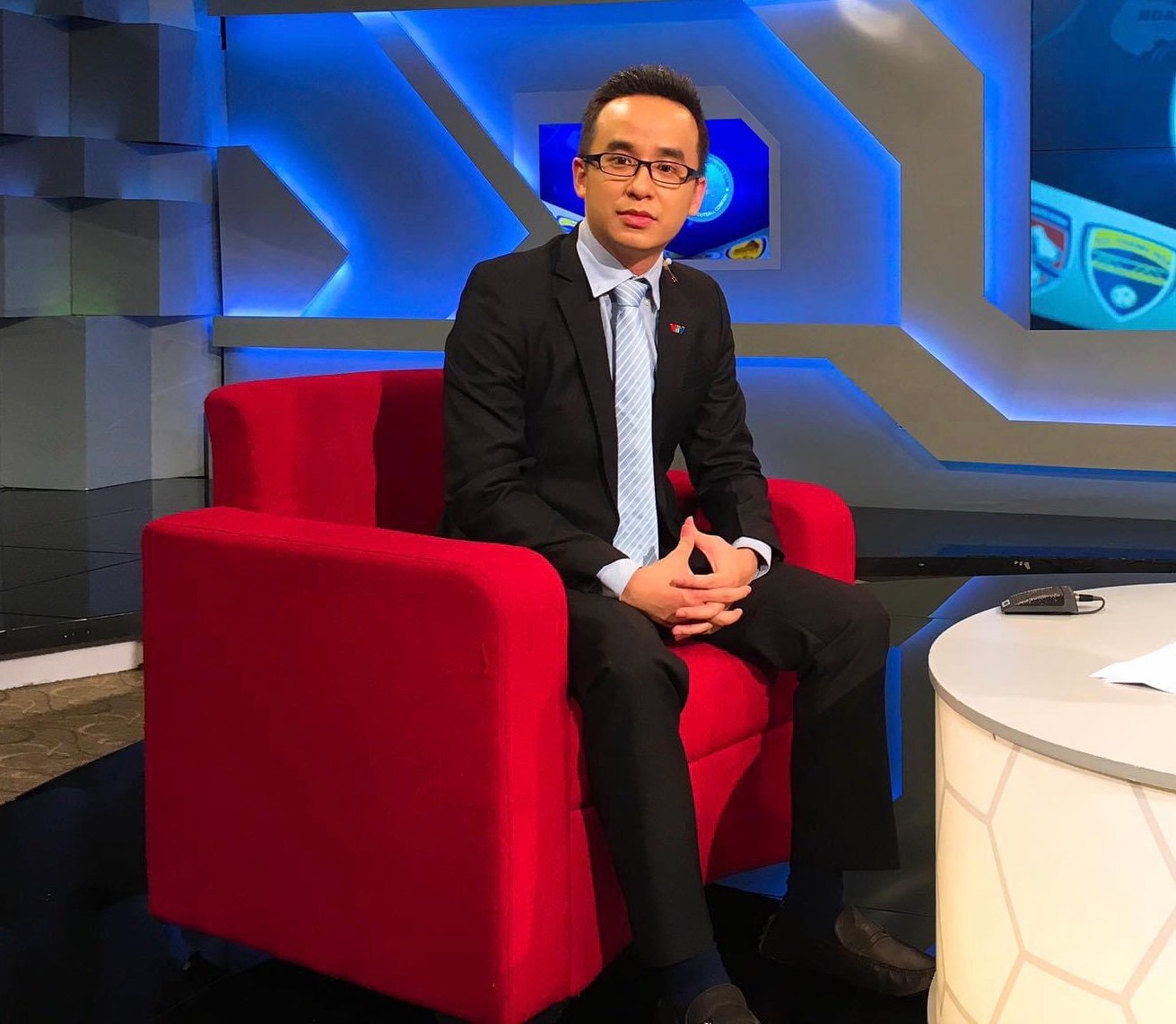 Chàng sinh viên tham gia Ai Là Triệu Phú, tình cờ bật mí ước mơ với MC Lại Văn Sâm, 1 tháng sau nhận cuộc gọi thay đổi cuộc đời- Ảnh 2. Chàng sinh viên tham gia Ai Là Triệu Phú, tình cờ bật mí ước mơ với MC Lại Văn Sâm, 1 tháng sau nhận cuộc gọi thay đổi cuộc đời- Ảnh 2.