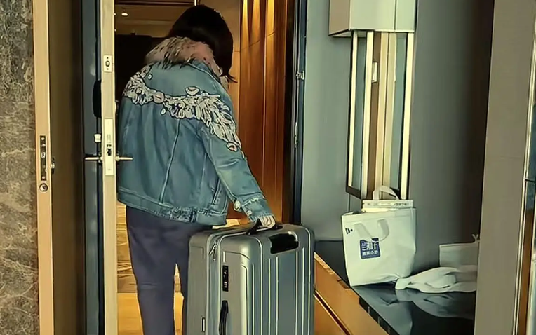 Ở khách sạn 4 đêm/tuần để tiết kiệm tiền: Lựa chọn 