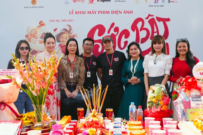 “Sức Bật Trái Tim” khai máy, lần đầu đưa Lân Sư Rồng lên phim - Ảnh 1.