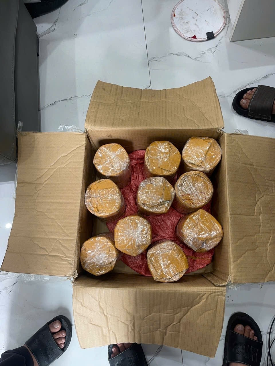 Hơn 1 tấn cần sa được tuồn từ nước ngoài về Việt Nam bằng cách nào?- Ảnh 12.