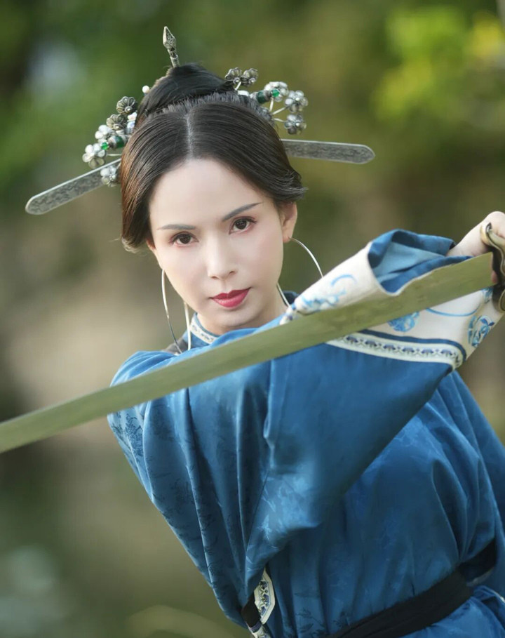 Nữ đệ tử Võ Đang dùng trâm như kiếm, tái hiện độc chiêu giấu dao trong búi tóc- Ảnh 5.