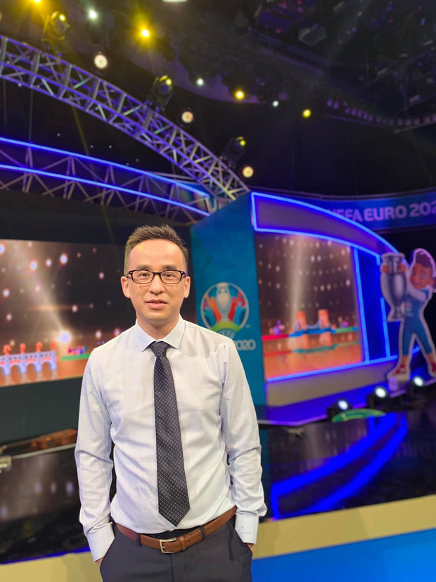 Chàng sinh viên tham gia Ai Là Triệu Phú, tình cờ bật mí ước mơ với MC Lại Văn Sâm, 1 tháng sau nhận cuộc gọi thay đổi cuộc đời- Ảnh 3. Chàng sinh viên tham gia Ai Là Triệu Phú, tình cờ bật mí ước mơ với MC Lại Văn Sâm, 1 tháng sau nhận cuộc gọi thay đổi cuộc đời- Ảnh 3.