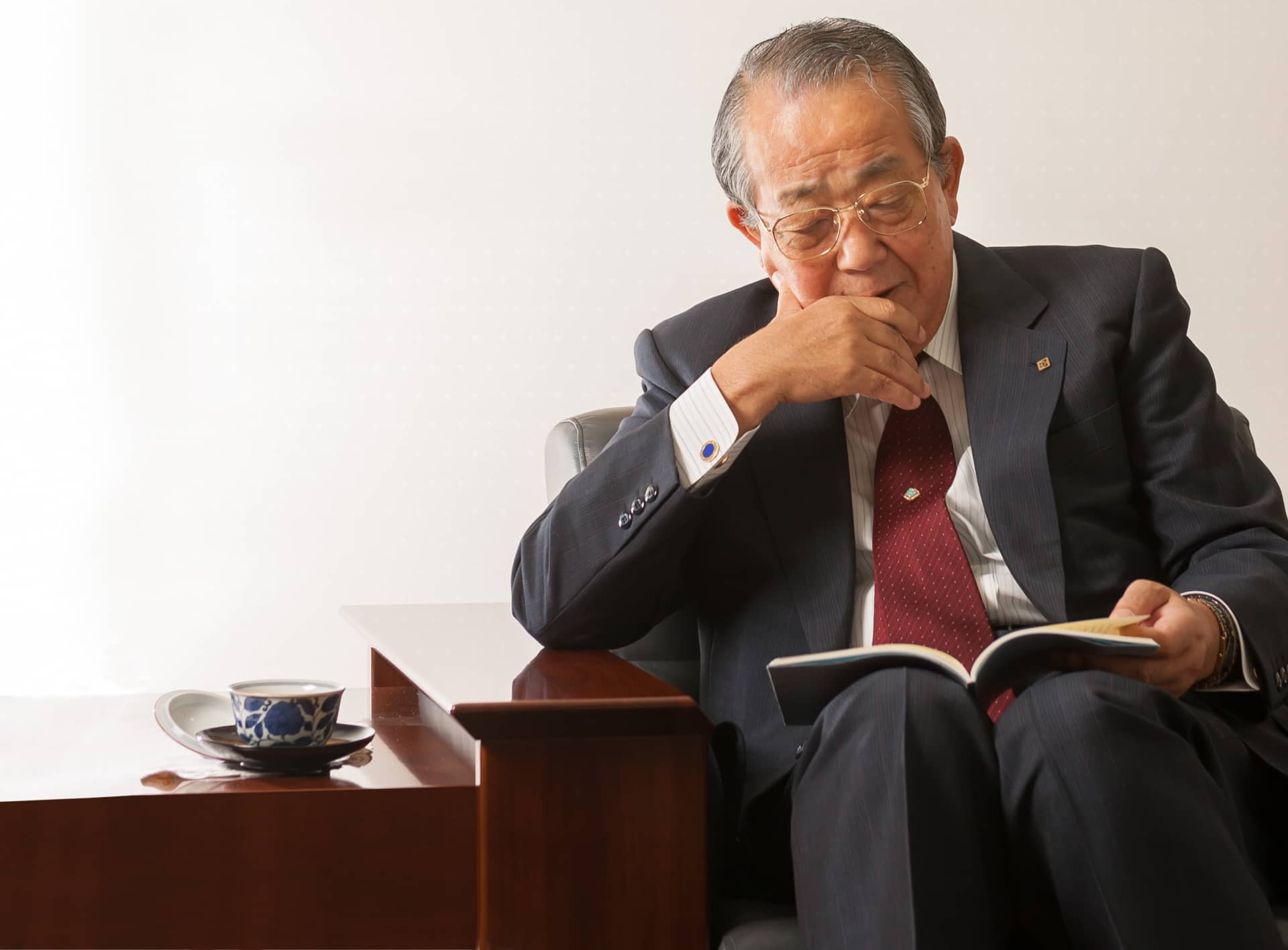 ''Thần kinh doanh'' Nhật Bản Kazuo Inamori: Người càng nghèo càng thích làm 3 việc này, người trẻ muốn giàu phải tuyệt đối tránh xa- Ảnh 2.