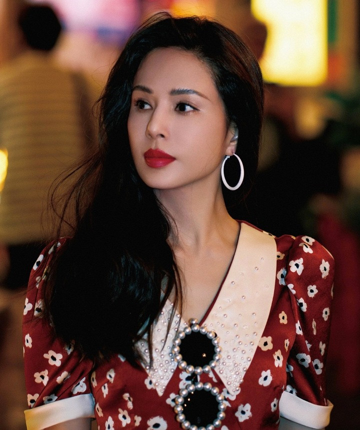 Tiểu Long Nữ đẹp nhất màn ảnh: Từng là tiếp viên hàng không, U60 vẫn lẻ bóng- Ảnh 2.