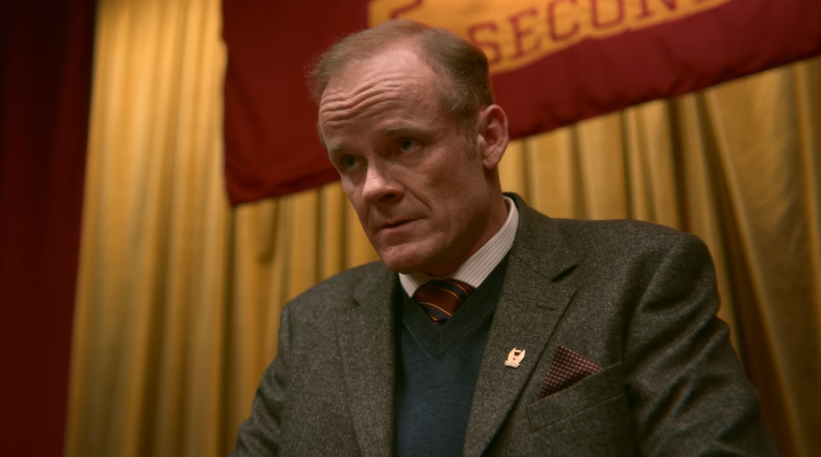 Xem phim Sex Education, tôi không quên được người thầy cứng nhắc nhưng đầy cảm xúc, khiến học sinh vừa sợ vừa thương- Ảnh 1.