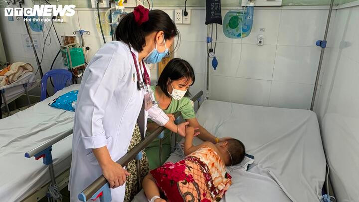 Tay Chan Mieng 1 14125036 1763726523749 1763726524513889367363