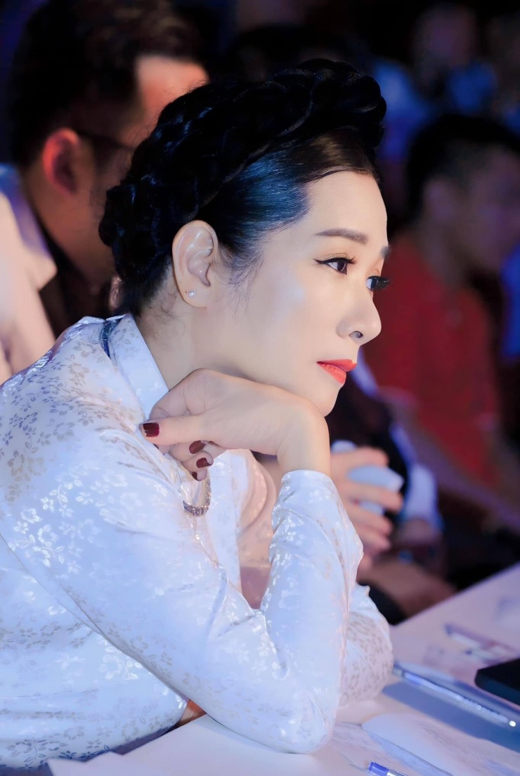 Nữ NSƯT 2 lần đò, chủ nhà vườn vài nghìn m2 ở Hà Nội: Tặng chồng cũ căn nhà ở TP.HCM, U60 có người thương- Ảnh 2.