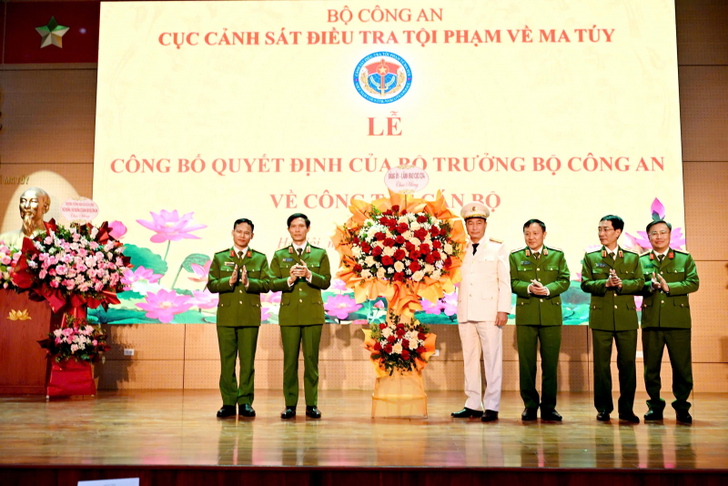 Bộ Công an điều động, bổ nhiệm Cục trưởng, Phó Cục trưởng, 3 Giám đốc Công an tỉnh- Ảnh 7.