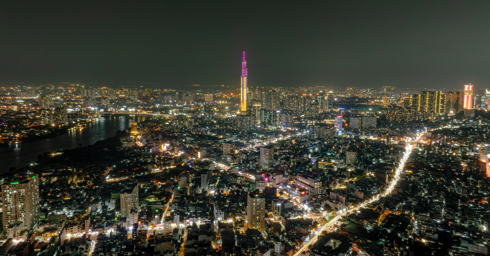 Toà tháp biểu tượng khiến cho căn nhà nào nhìn thấy nó cũng đều tăng giá- Ảnh 12.