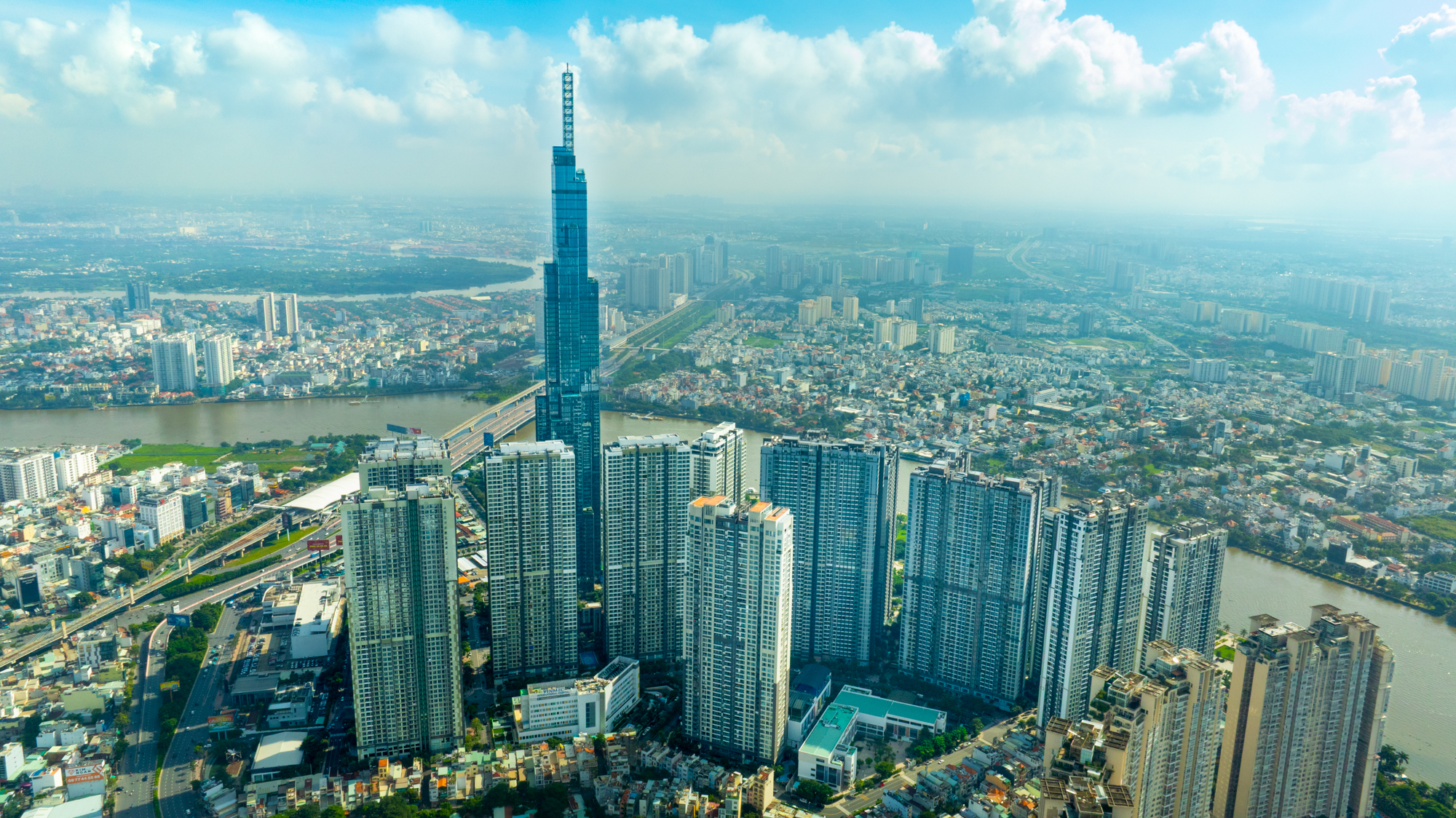 Toà tháp biểu tượng khiến cho căn nhà nào nhìn thấy nó cũng đều tăng giá- Ảnh 13.