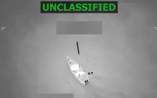 Quân đội Mỹ tấn công vào một con tàu ở Biển Caribe vào ngày 23/10/2025 (Ảnh: AFP/Getty)