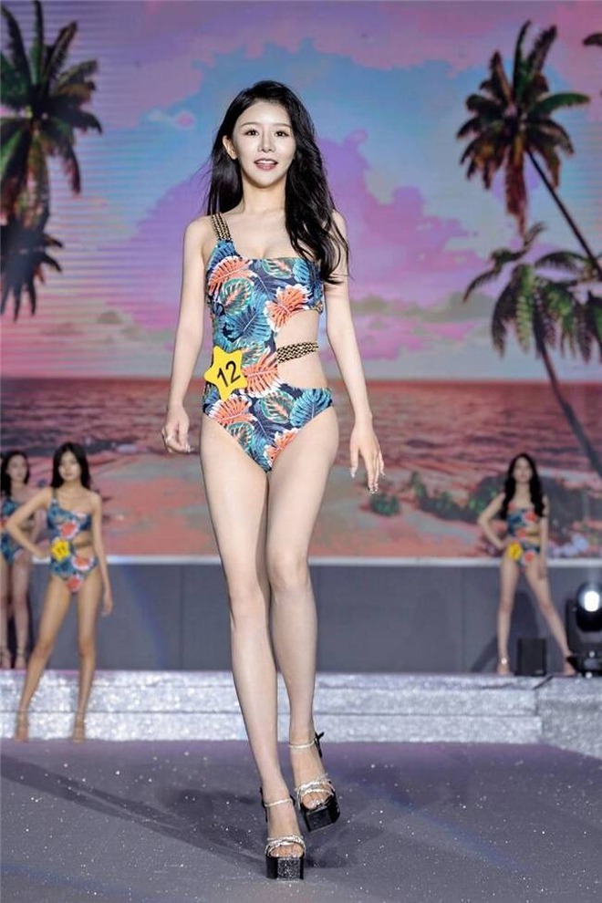 Hoa hậu Gen Z phờ phạc, cúi đầu thừa nhận 2 tội danh  trước tòa trong ngày bị xét xử- Ảnh 2.