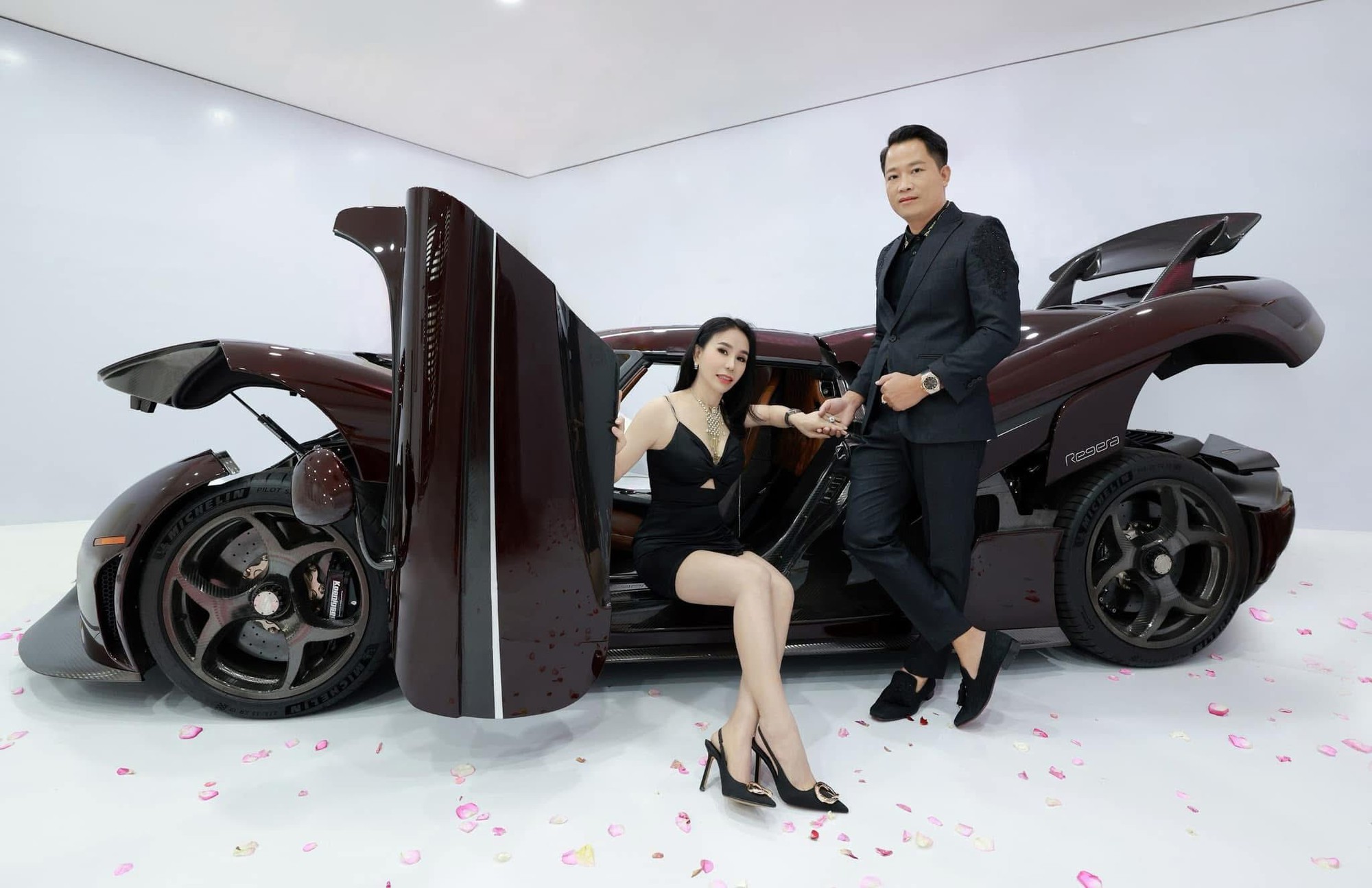 Những bức ảnh chấn động của vợ chồng chủ thẩm mỹ viện Mailisia trước khi bị bắt- Ảnh 7. Những bức ảnh chấn động của vợ chồng chủ thẩm mỹ viện Mailisia trước khi bị bắt- Ảnh 7.