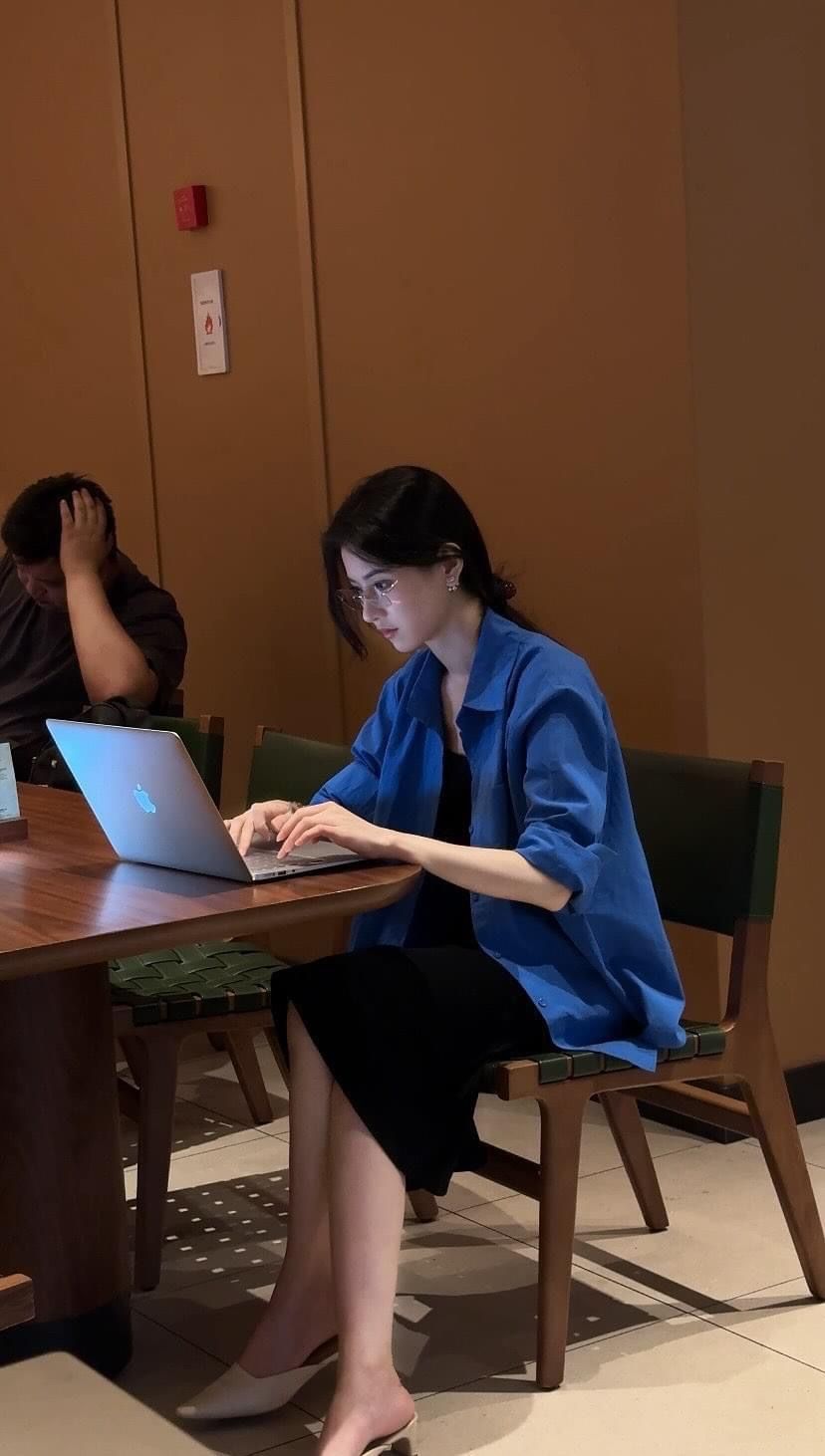 5 dấu hiệu tài chính cho thấy bạn đang giàu dần lên trong 2026 - dù thu nhập không tăng một đồng- Ảnh 1. 5 dấu hiệu tài chính cho thấy bạn đang giàu dần lên trong 2026 - dù thu nhập không tăng một đồng- Ảnh 1.