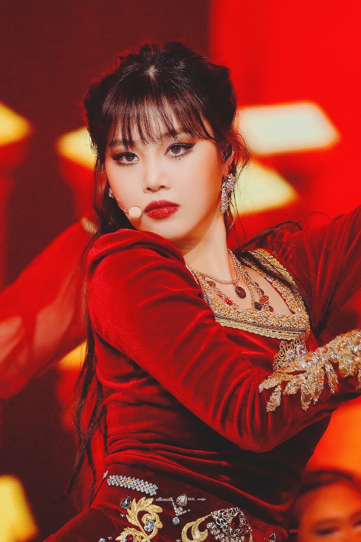 Dấu chấm hết của 1 ng&ocirc;i sao: Mỹ nh&acirc;n kh&iacute; chất sụp đổ v&igrave; bạo lực học đường, ế v&eacute; đến mức bị huỷ 17 show- Ảnh 7.