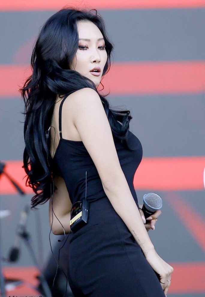 Màn trình diễn ở Rồng Xanh cứu mỹ nhân có vòng hông đẹp nhất nhì showbiz khỏi cảnh hết thời- Ảnh 4.