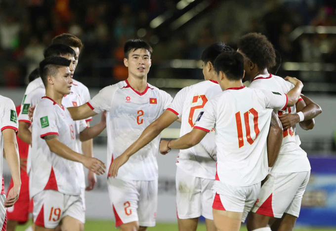 Việt Nam thắng nhọc Lào: Mưu cũ của thầy Kim & bài mới cho kình địch Malaysia?- Ảnh 2.