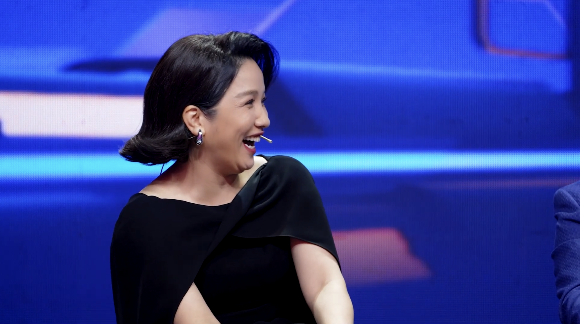 NSND Thanh Lam bị bạn trai ghen tới mức gắn định vị lên người- Ảnh 4.