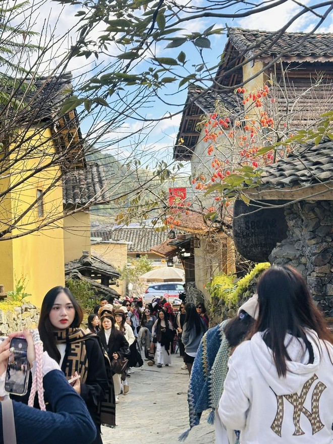 Tuyên Quang đông như Tết, khách lên Lô Lô Chải Tuyên Quang đông như Tết, khách lên Lô Lô Chải