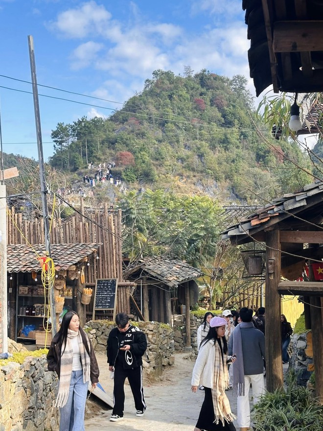 Tuyên Quang đông như Tết, khách lên Lô Lô Chải Tuyên Quang đông như Tết, khách lên Lô Lô Chải