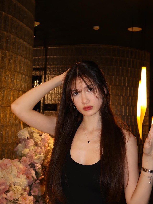 Em g&aacute;i thủ m&ocirc;n L&acirc;m T&acirc;y hồi nhỏ xinh như thi&ecirc;n thần, 18 tuổi th&agrave;nh mỹ nh&acirc;n cao gần 1m80, quyến rũ ngỡ ng&agrave;ng- Ảnh 1.