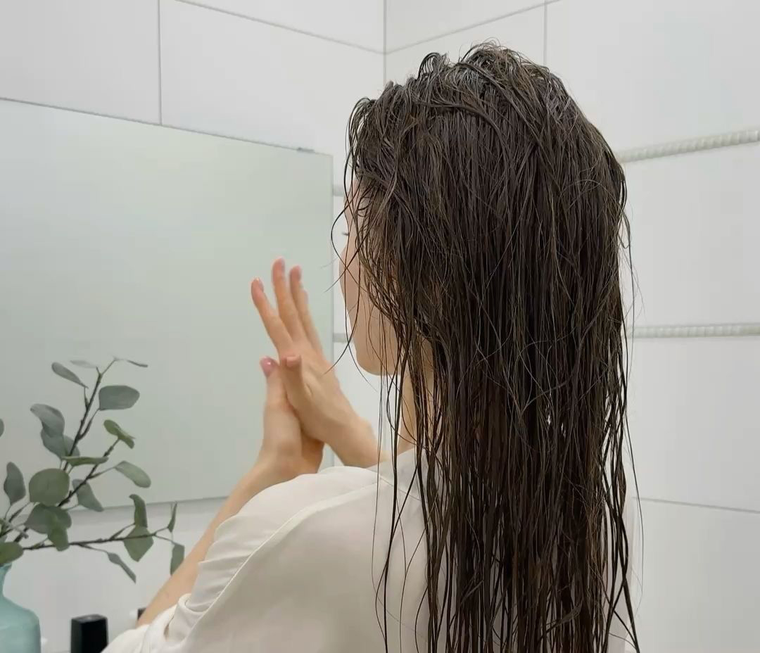 4 loại mặt nạ dưỡng tóc thường có sẵn trong nhà nhưng nhiều chị em chẳng biết dùng: Tóc bóng mượt, nhanh dài, bớt rụng- Ảnh 2.