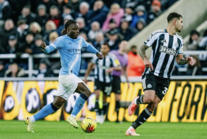 Man City nếm trái đắng, Newcastle tìm lại công thức chiến thắng - Ảnh 2.