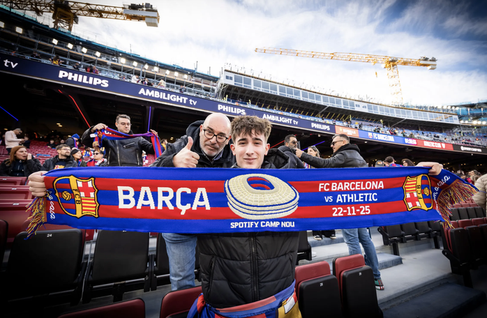 Barcelona thắng tưng bừng ngày trở lại Nou Camp - Ảnh 1.