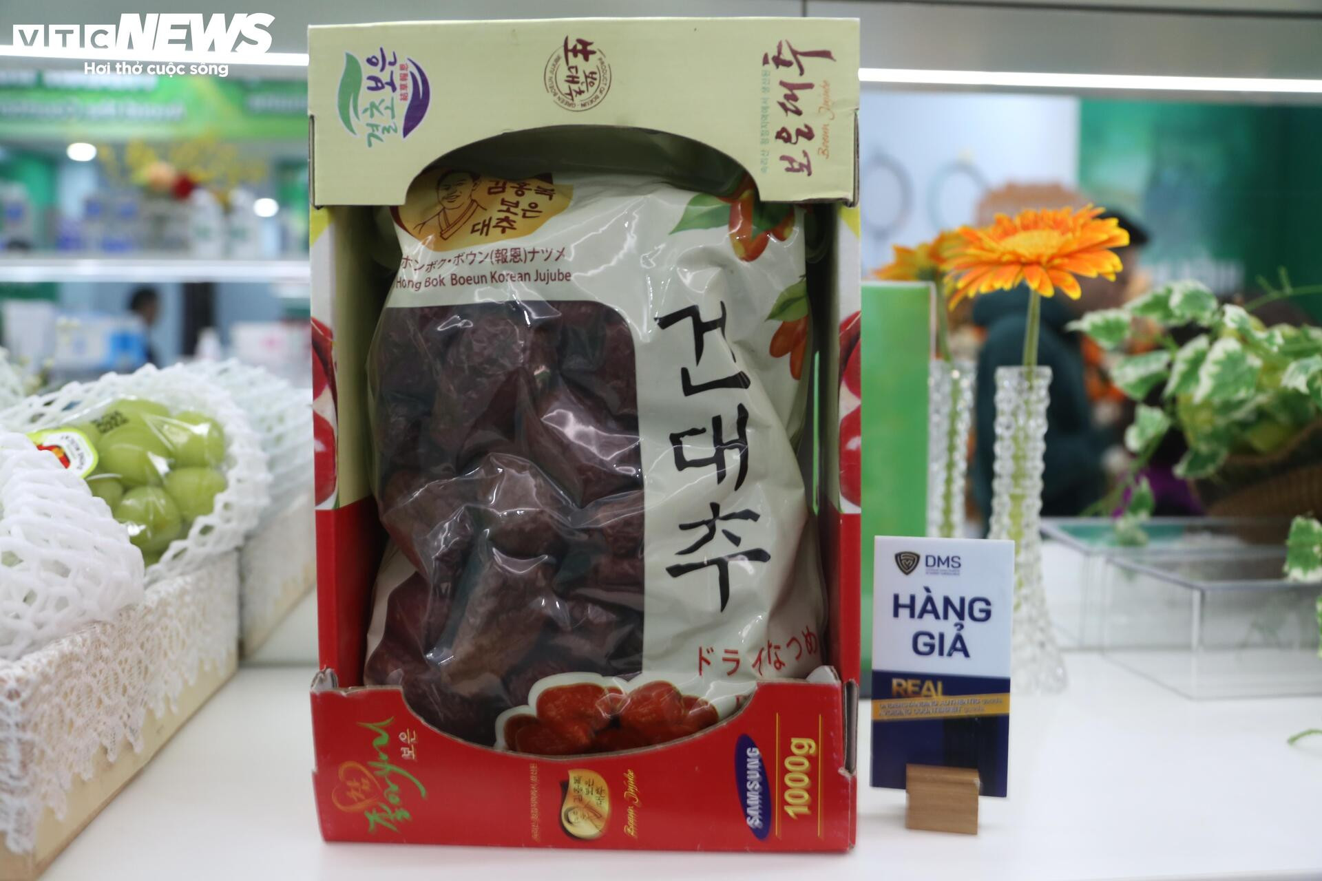 Cận cảnh loạt tr&aacute;i c&acirc;y 'hot' bị nh&aacute;i nguồn gốc, lừa người ti&ecirc;u d&ugrave;ng- Ảnh 10.