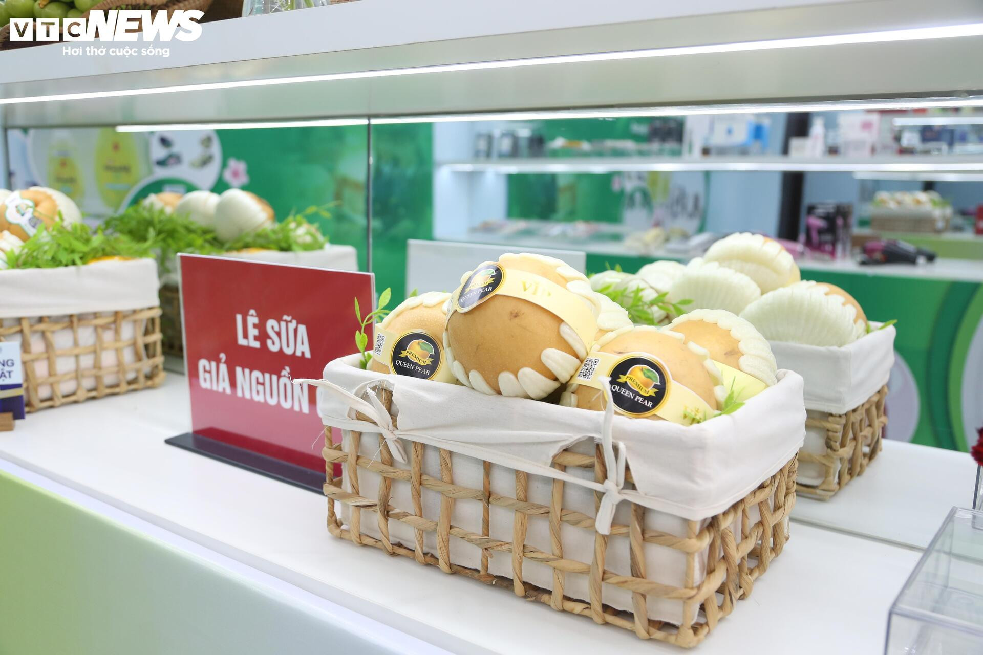 Cận cảnh loạt tr&aacute;i c&acirc;y 'hot' bị nh&aacute;i nguồn gốc, lừa người ti&ecirc;u d&ugrave;ng- Ảnh 7.