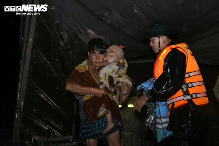 102 người chết và mất tích, thiệt hại vượt 9.000 tỉ đồng, mưa lũ tại Trung Bộ còn diễn tiến ra sao?- Ảnh 2.