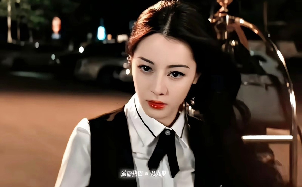 Địch Lệ Nhiệt Ba nhận tin vui- Ảnh 6.