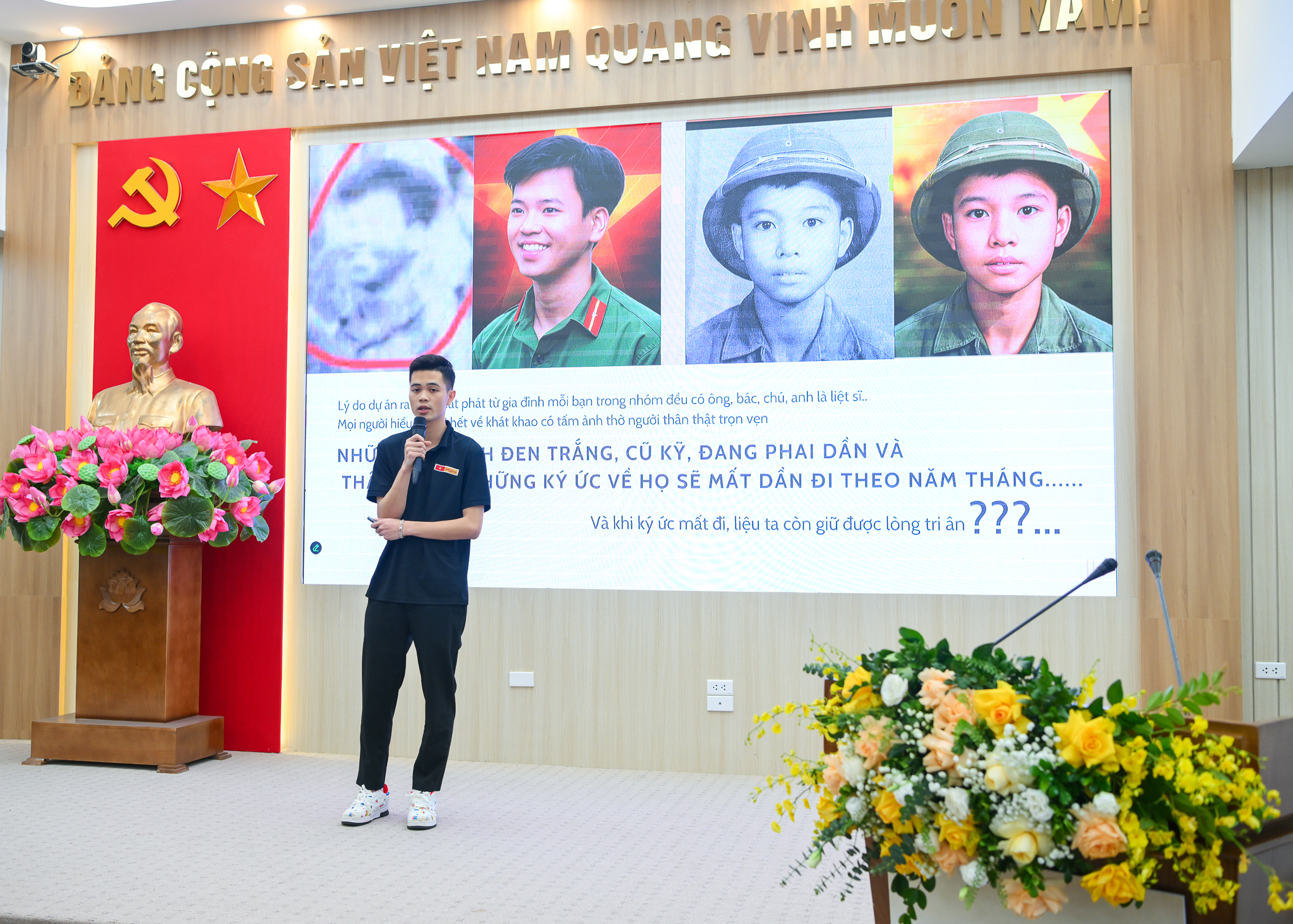 "Tự bỏ tiền túi phục dựng 8.000 bức ảnh liệt sĩ, chúng em bị họ gọi là lũ làm màu"- Ảnh 1.