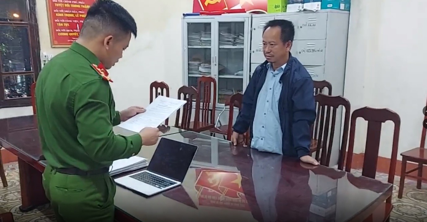 Khởi tố 2 vợ chồng Nguyễn Thị Hồng Huệ- Ảnh 1. Khởi tố 2 vợ chồng Nguyễn Thị Hồng Huệ- Ảnh 1.