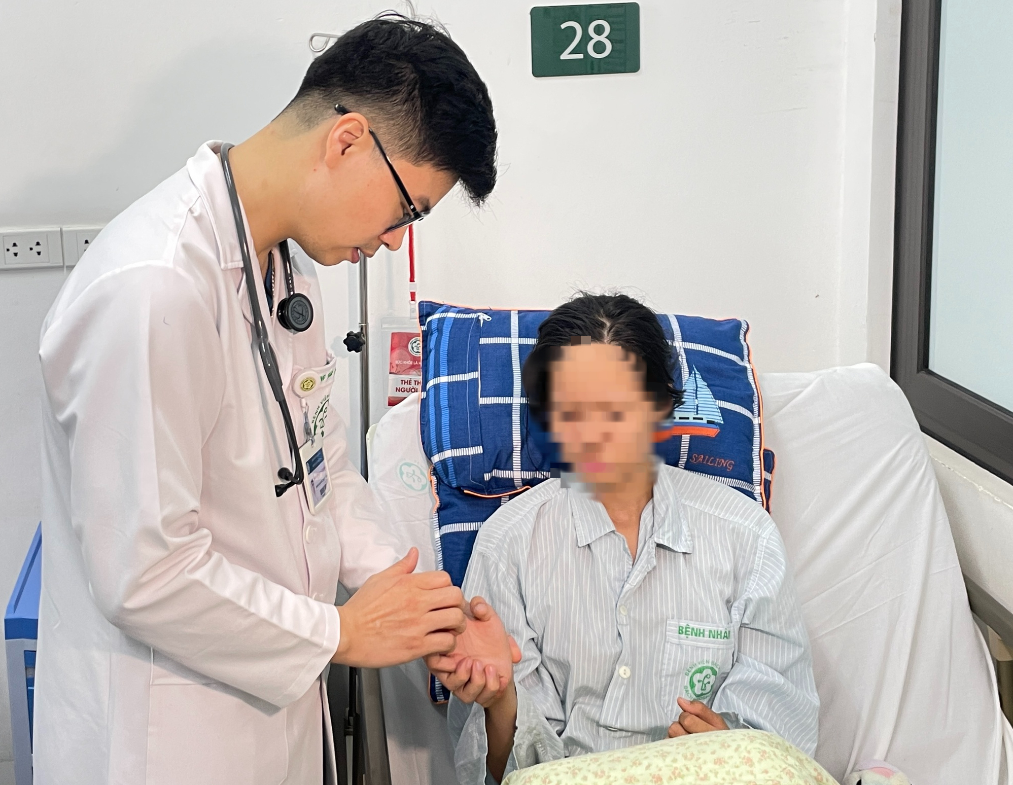 Nhiều người trẻ “sập nguồn” vì thức khuya?- Ảnh 3. Nhiều người trẻ “sập nguồn” vì thức khuya?- Ảnh 3.